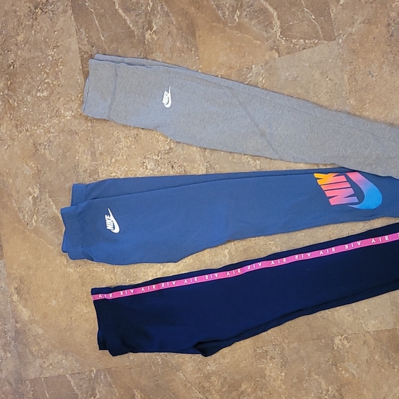 3 pairs Girls Nike Leggings - Picture 6 of 7